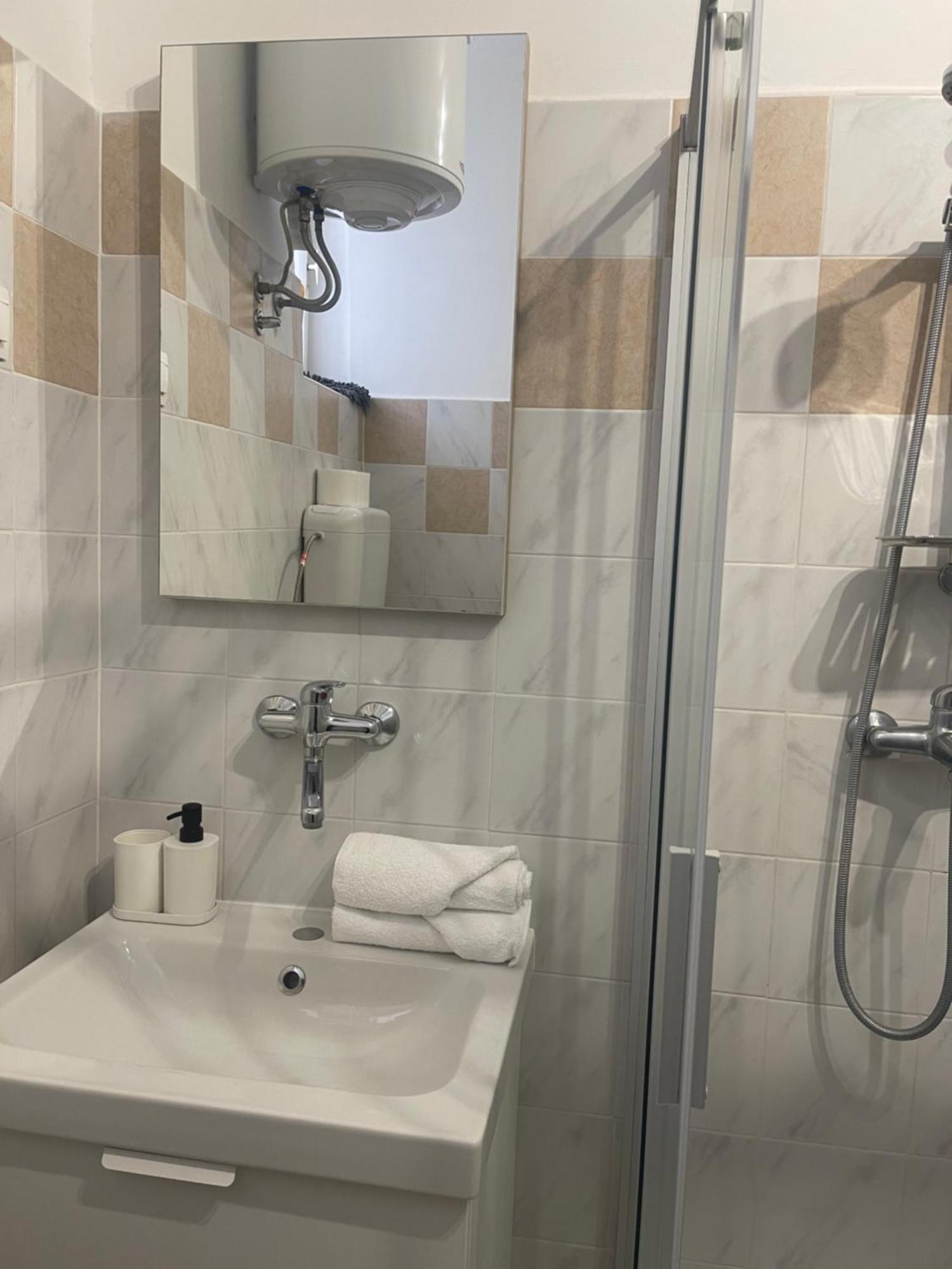 Retreat With Free Parking Apartmán Pula