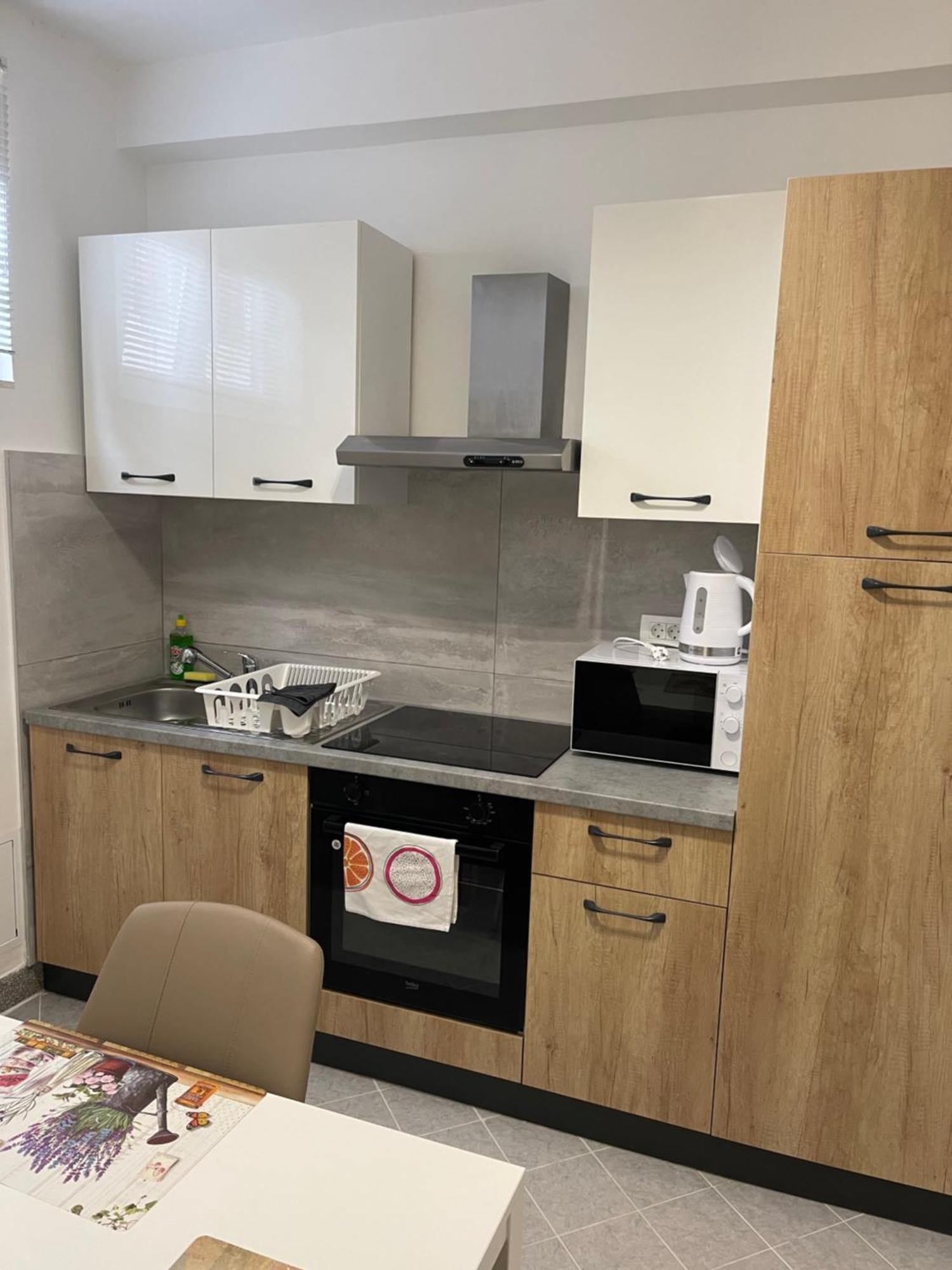 Retreat With Free Parking Apartmán Pula